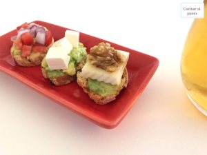 canapes con aguacate